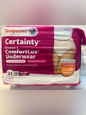 Walgreens Certainty ComfortLux Women's Briefs, White - 22 Count